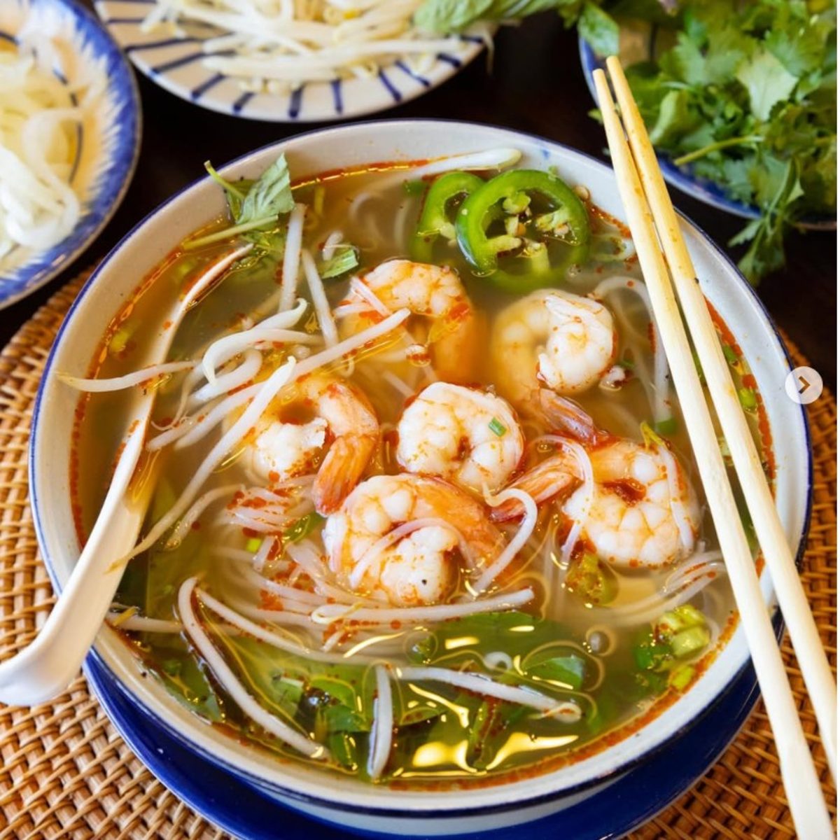 V5 Mi Hai Vi (Pho Seafood)