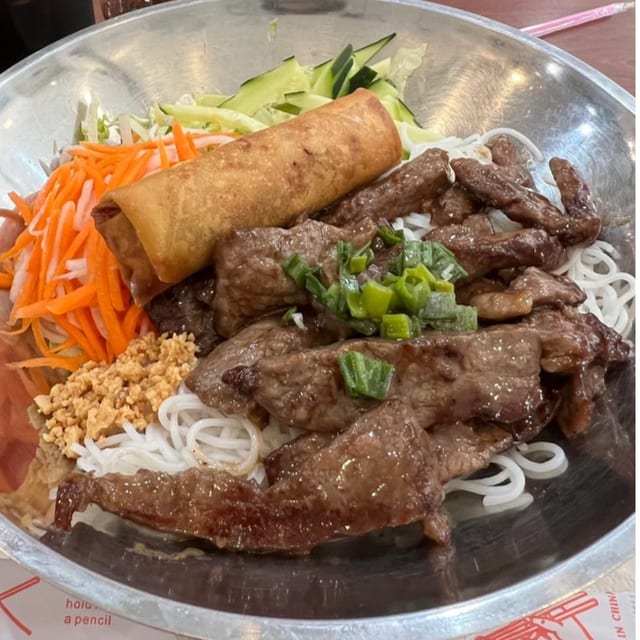 V7 Bun Bo Nuong Cha Gio.